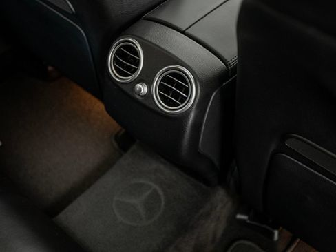 Used 2019 Mercedes-Benz GLC 43 AMG 4MATIC image 31
