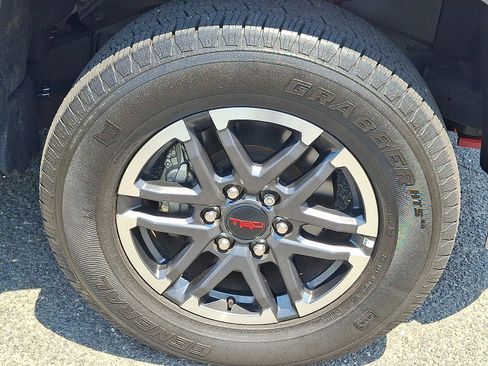 Used 2025 Toyota Tacoma TRD Sport w/ TRD Sport Premium Package AWD/4WD image 9