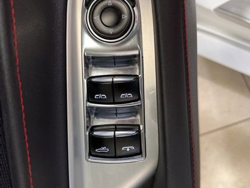 Used 2022 Chevrolet Corvette Stingray Convertible w/ 1LT image 15