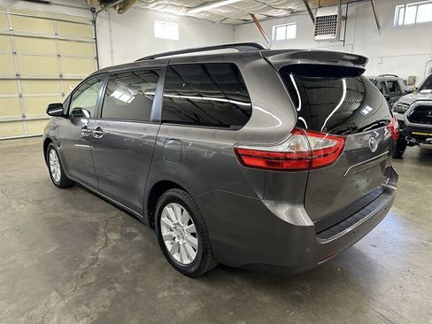 Used 2017 Toyota Sienna XLE w/ XLE Navigation Package AWD/4WD image 5