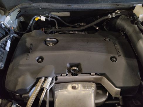 Used 2019 Chevrolet Equinox Premier FWD image 30