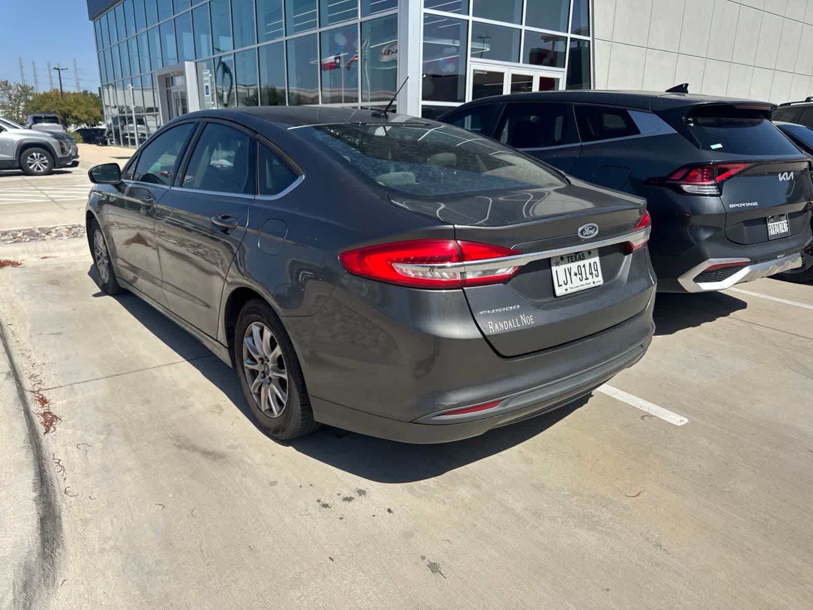 Used 2017 Ford Fusion S FWD image 3