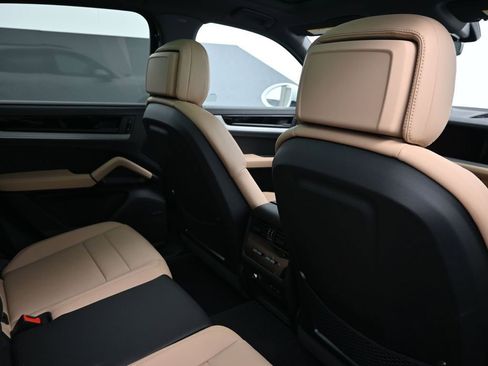 New 2026 Porsche Cayenne AWD/4WD image 7