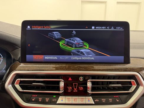 Used 2024 BMW X4 M40i w/ Premium Package image 27