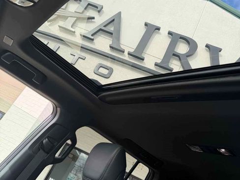 Used 2025 Lexus GX 550 image 11