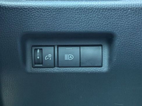 Used 2021 Toyota RAV4 LE image 23