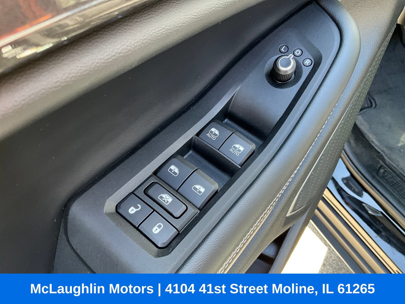 Used 2020 Jeep Grand Cherokee Altitude AWD/4WD image 24