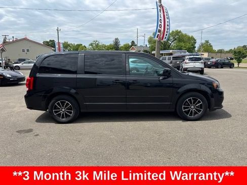 Used 2016 Dodge Grand Caravan SXT FWD image 2