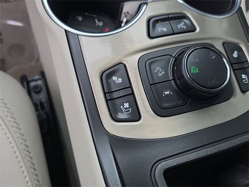 Certified 2024 GMC Terrain Denali w/ Denali Premium Package image 21