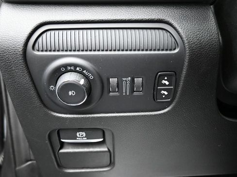 Used 2024 Jeep Wagoneer L Series II w/ Flexible Seating Group AWD/4WD image 12