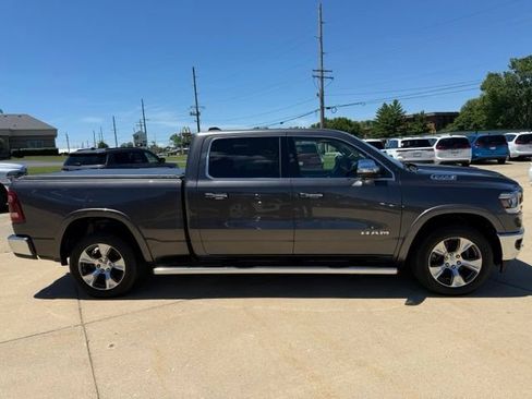 Used 2019 RAM 1500 Laramie AWD/4WD image 4