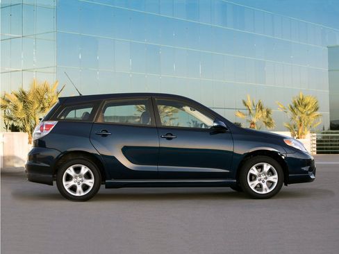 Used 2007 Toyota Matrix FWD image 1