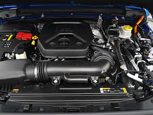 Used 2024 Jeep Wrangler Unlimited Sahara w/ Technology Group AWD/4WD image 31