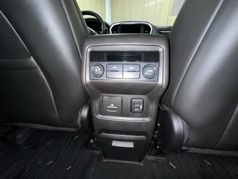 Used 2017 GMC Acadia SLT FWD image 19