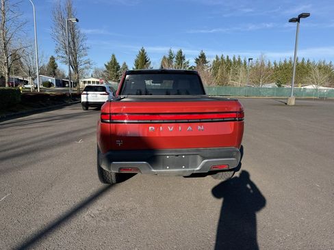 Used 2025 Rivian R1T Adventure image 6