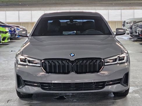 Used 2022 BMW 530i w/ Luxury Seating Package RWD image 2