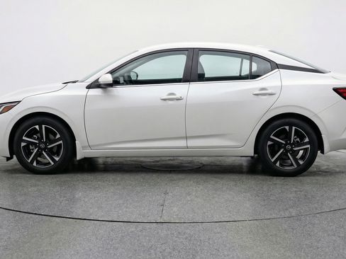 Used 2025 Nissan Sentra SV FWD image 5