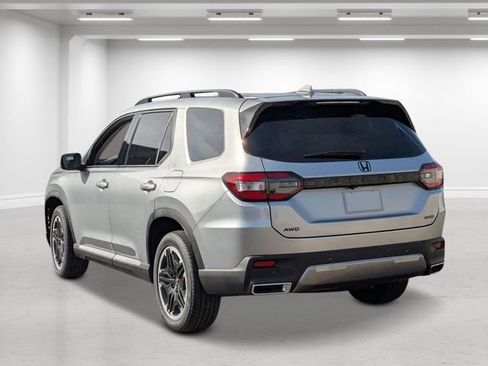 New 2026 Honda Pilot Touring image 4