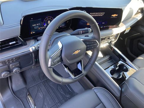 New 2026 Chevrolet Suburban Premier image 11