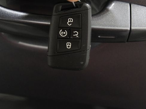 Used 2021 Volkswagen Tiguan SEL Premium R-Line image 20