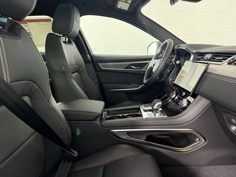 Certified 2025 Jaguar F-PACE R-Dynamic S image 36