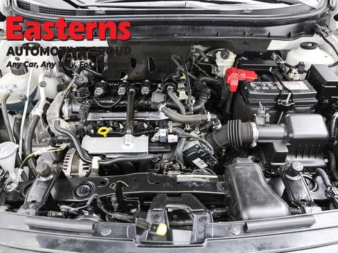 Used 2023 Nissan Kicks SR w/ SR Premium Package FWD image 7