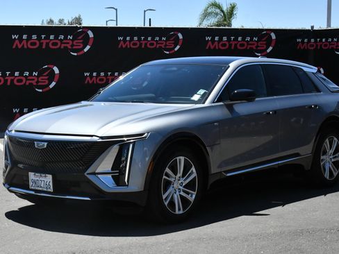 Used 2024 Cadillac Lyriq Tech RWD image 3