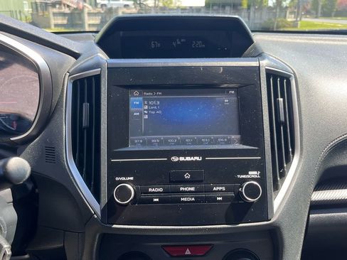 Used 2018 Subaru Crosstrek 2.0i Premium w/ Moonroof Package AWD/4WD image 18