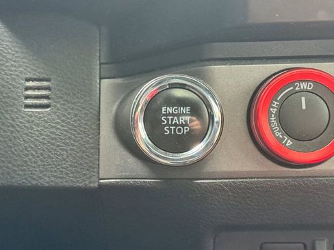 Used 2019 Toyota Tacoma TRD Off-Road AWD/4WD image 21