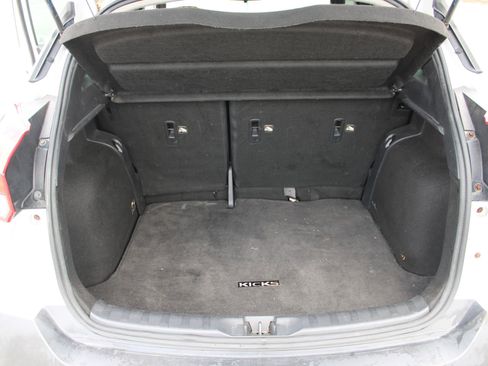 Used 2019 Nissan Kicks SR FWD image 28