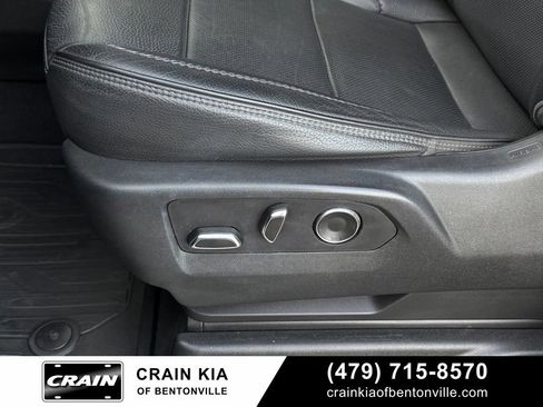 Used 2021 GMC Yukon Denali w/ Denali Premium Package AWD/4WD image 11