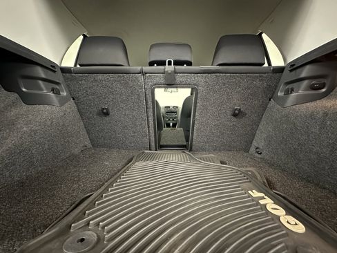 Used 2012 Volkswagen Golf 4-Door image 11