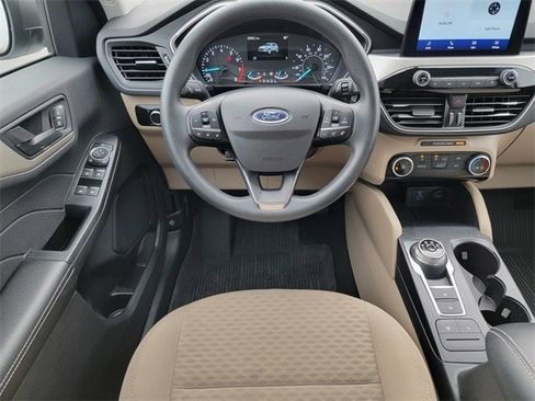 Certified 2022 Ford Escape SE image 31