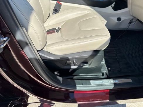 Used 2019 Ford Edge Titanium w/ Equipment Group 301A AWD/4WD image 8