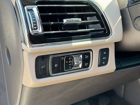 Certified 2024 Lincoln Navigator L Reserve AWD/4WD image 15