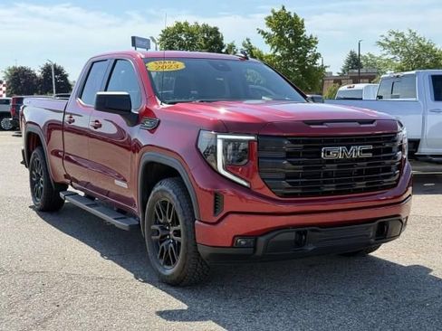 Used 2023 GMC Sierra 1500 Elevation w/ LPO, Elevation Black Package AWD/4WD image 4