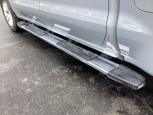 Used 2025 Chevrolet Silverado 1500 Custom image 32