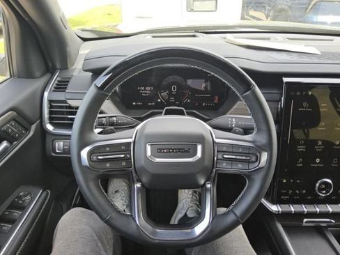 Used 2026 GMC Acadia Denali AWD/4WD image 3