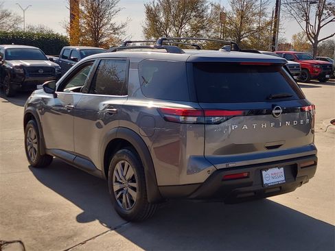 New 2025 Nissan Pathfinder SV image 2