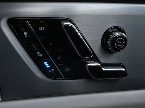 New 2026 Cadillac Vistiq Luxury image 16