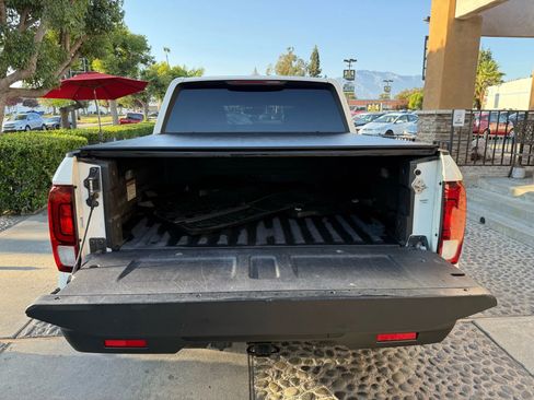 Used 2017 Honda Ridgeline RTL-T image 14