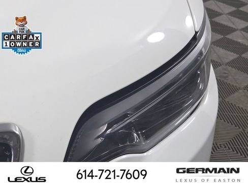 Used 2019 Jeep Cherokee Latitude Plus w/ Cold Weather Group AWD/4WD image 16