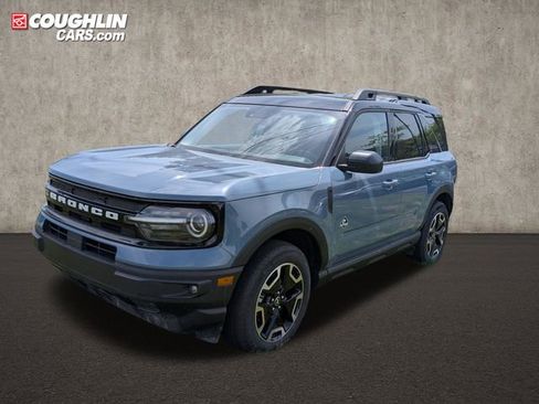 Used 2024 Ford Bronco Sport Outer Banks w/ Tech Package AWD/4WD image 3