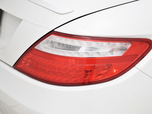 Used 2016 Mercedes-Benz SLK 300 image 14