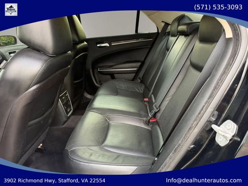 Used 2018 Chrysler 300 Limited AWD/4WD image 16