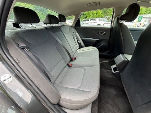 Used 2025 Kia K4 FWD image 36