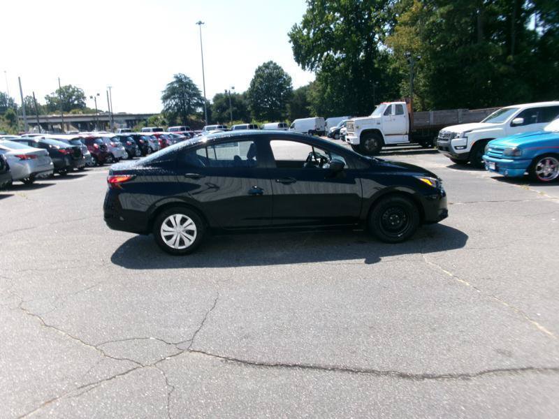 Used 2025 Nissan Versa S FWD image 11