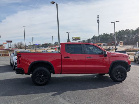 Used 2022 Chevrolet Silverado 1500 ZR2 image 4