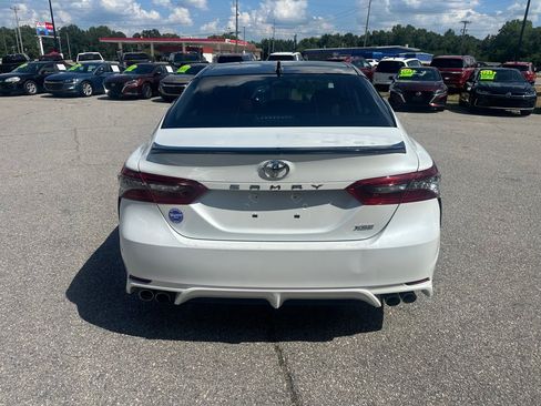 Used 2021 Toyota Camry XSE FWD image 4