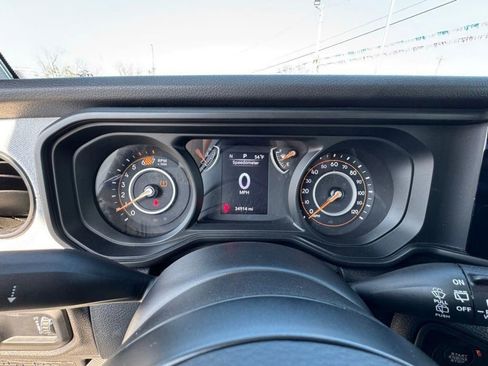 Used 2024 Jeep Wrangler Unlimited Sport AWD/4WD image 24